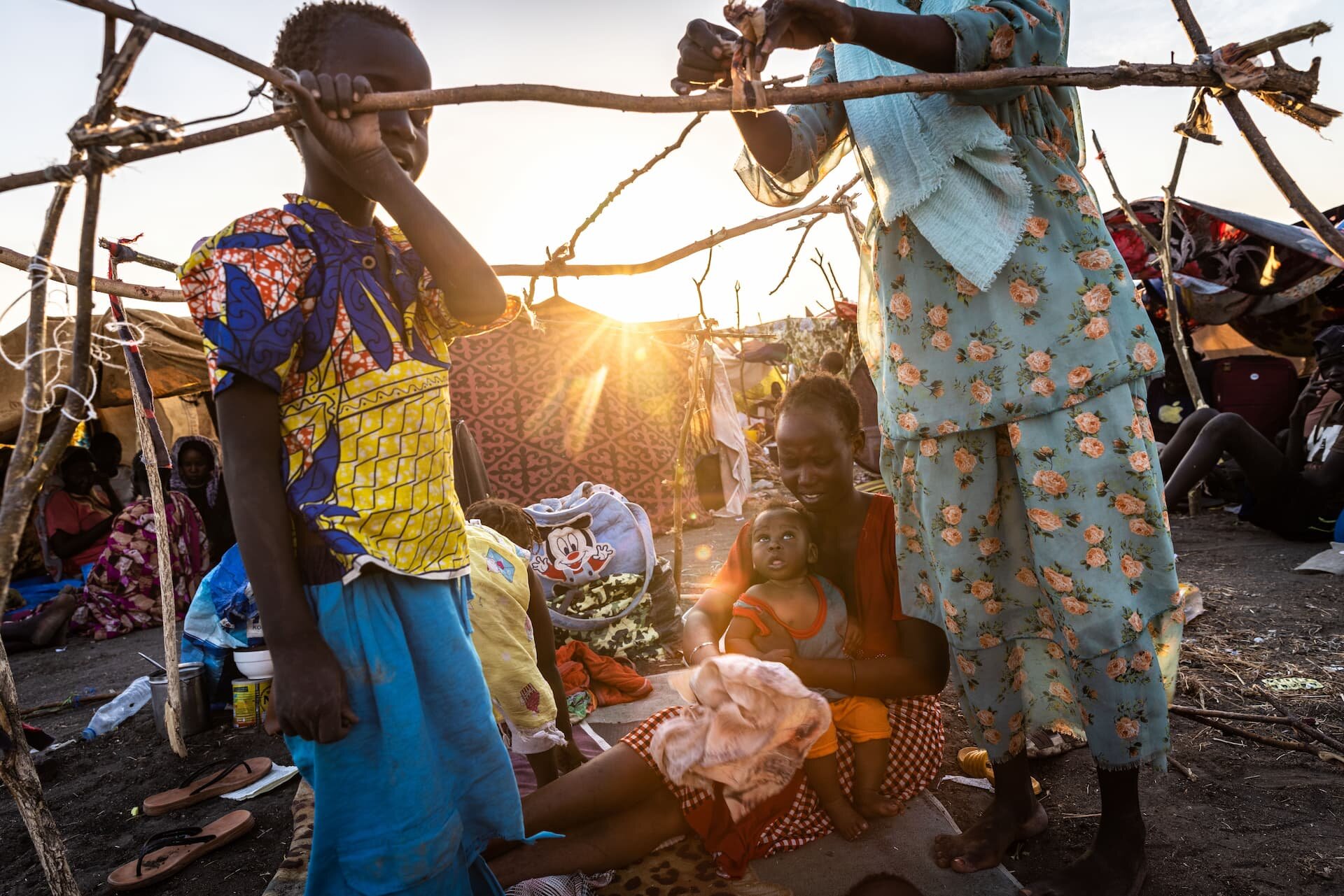 South Sudan. Thousands fleeing Sudan violence make for UNHCR transit centre. ©UNHCR/Colin Delfosse