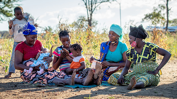 Displaced by the Cabo Delgado conflict, Rosa Saide now serves pregnant women and new mothers in Ngalane, an IDP community in Metuge, Mozambique.